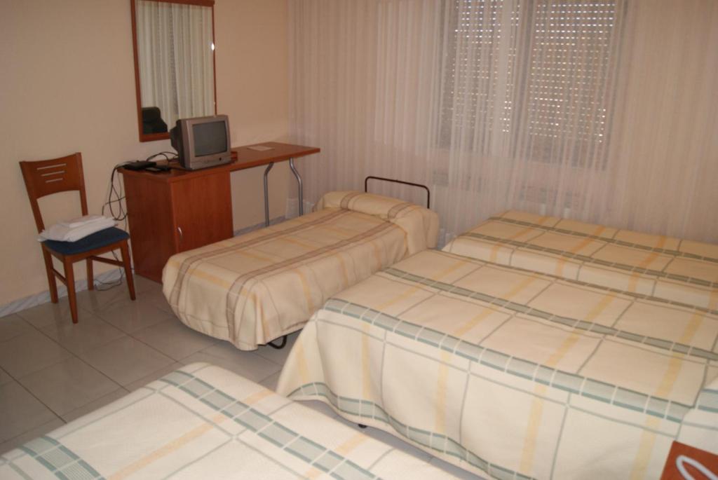 Hotel Alameda Alba De Tormes Quarto foto